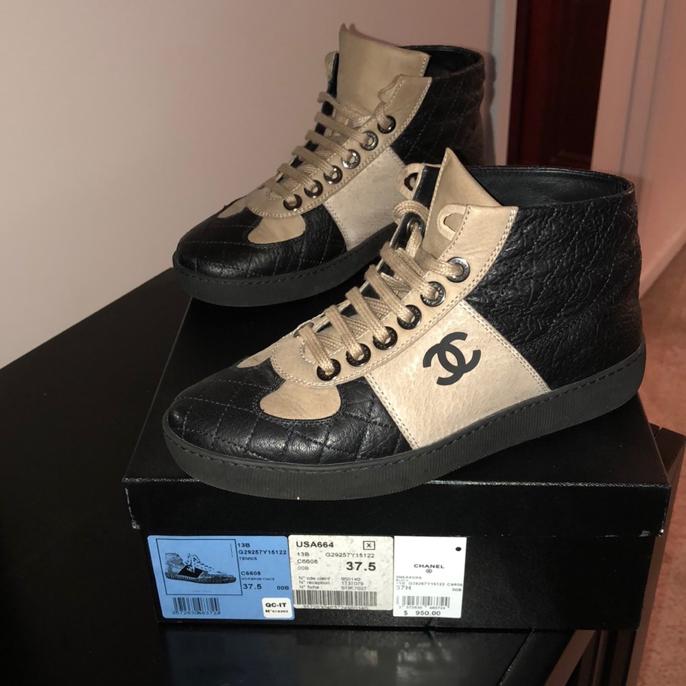 Chanel Hi-top sneakers